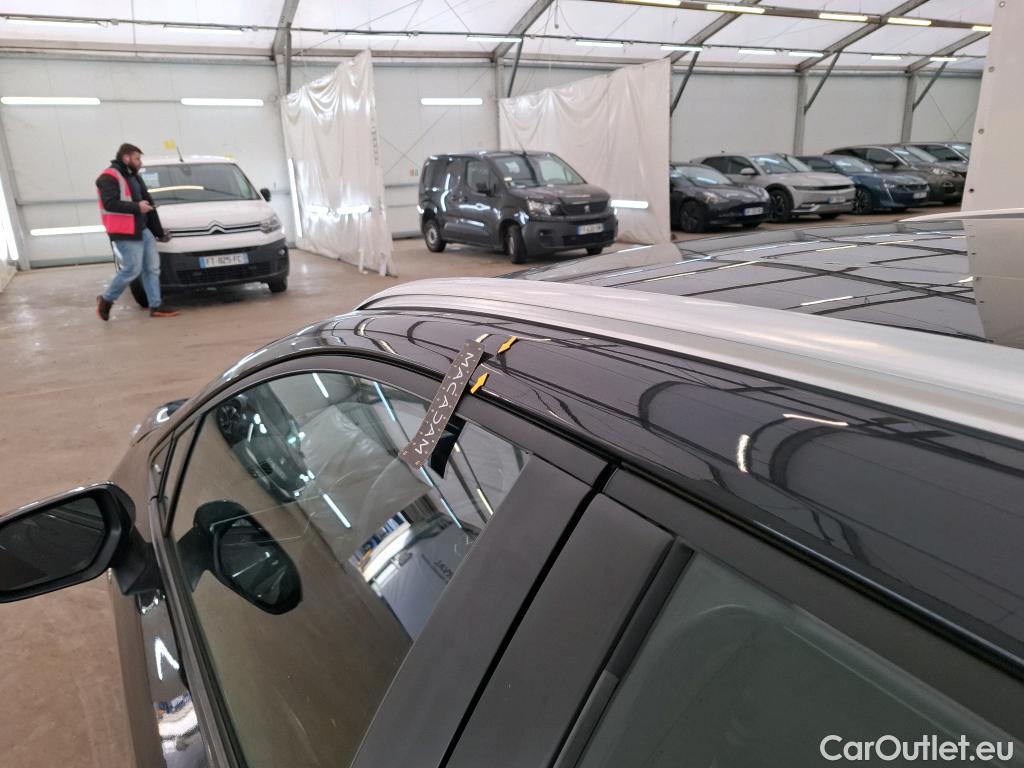  Toyota  Corolla TOYOTA  Touring Sports / 2018 / 5P / Break Hybride 122h Dynamic Business Stage Acad #24