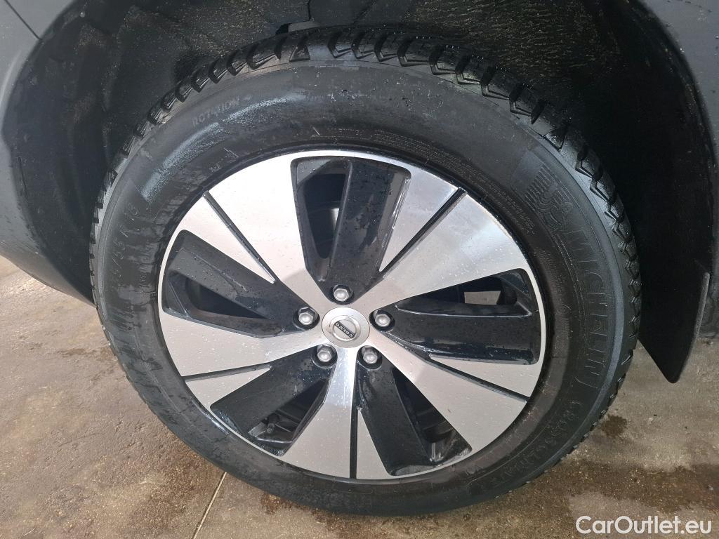  Volvo  XC 40 VOLVO XC40 / 2022 / 5P / SUV Recharge T4 211 DCT7 Start #2