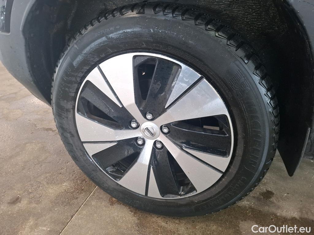  Volvo  XC 40 VOLVO XC40 / 2022 / 5P / SUV Recharge T4 211 DCT7 Start #26