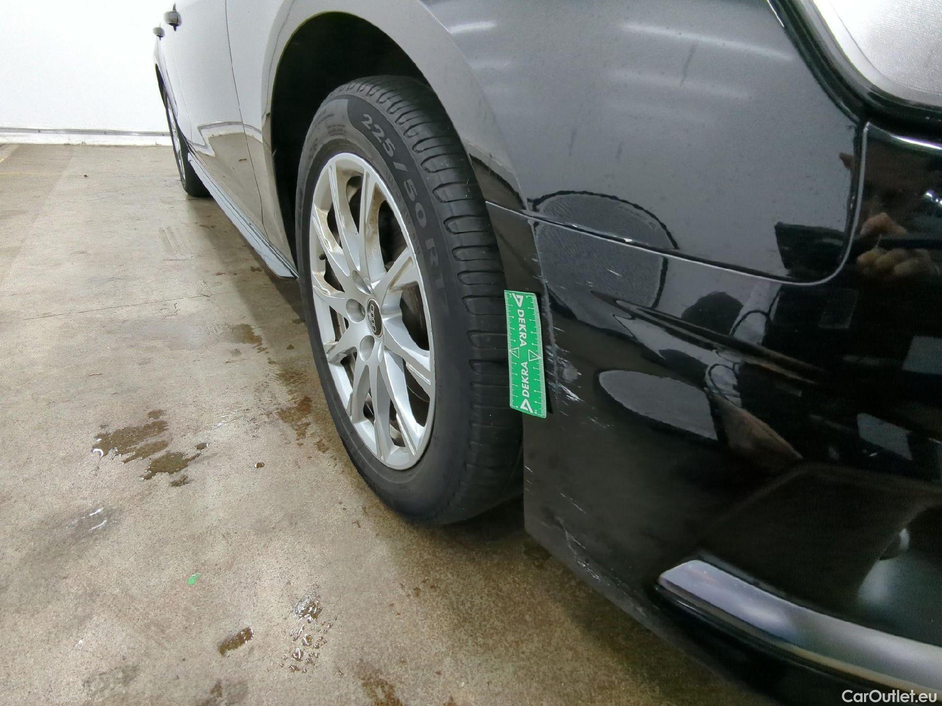  Audi  A4  Avant 30 TDI Business Line 2.0 TDI 135CV BVA7 E6d #6