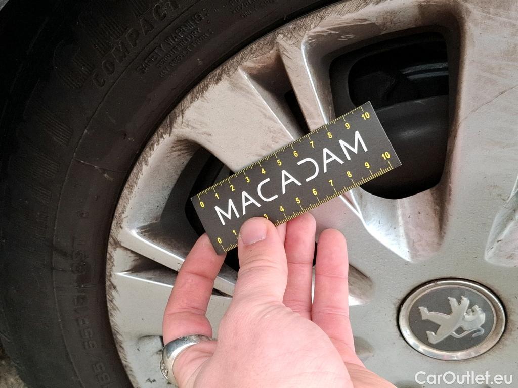  Peugeot  208  Affaire Premium Pack 1.2 PureTech 80CV BVM5 E6 #65