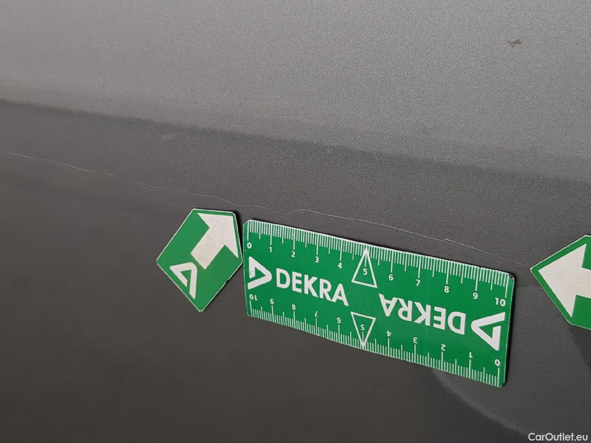  Nissan  Juke NISSAN  / 2019 / 5P / Crossover Hybrid 143 Business + #19