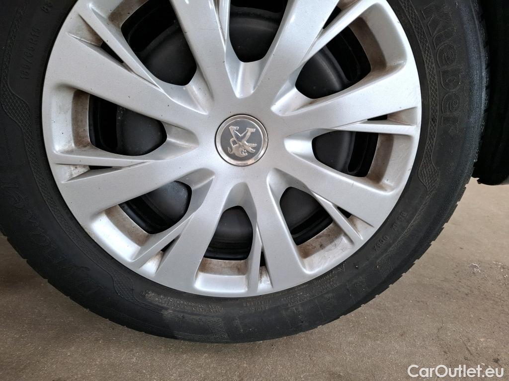  Peugeot  208  Affaire Premium Pack 1.2 PureTech 80CV BVM5 E6 #43