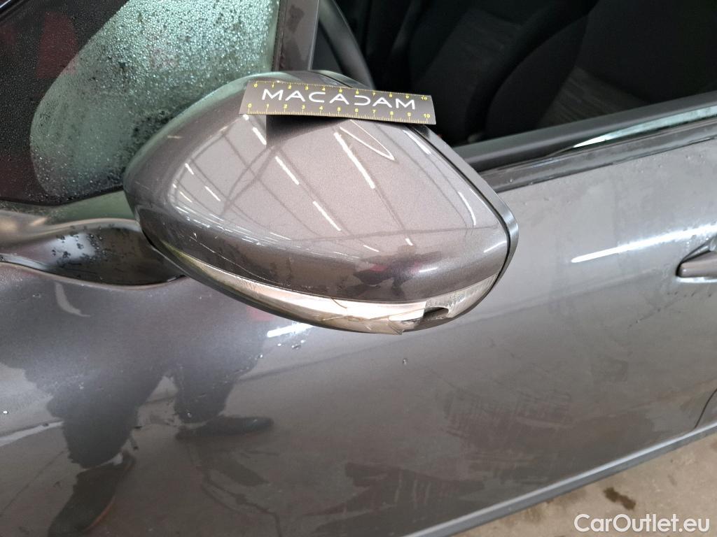  Peugeot  208  Affaire Premium Pack 1.2 PureTech 80CV BVM5 E6 #44