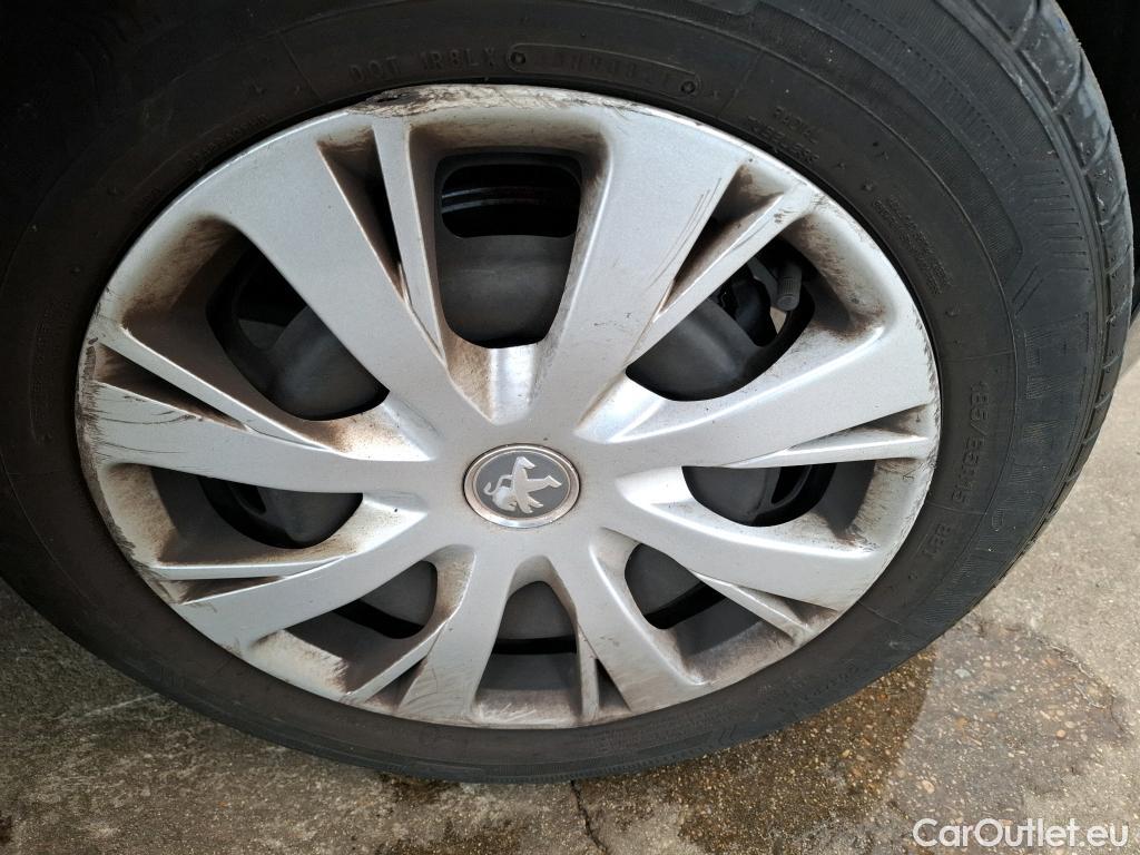  Peugeot  208  Affaire Premium Pack 1.2 PureTech 80CV BVM5 E6 #46