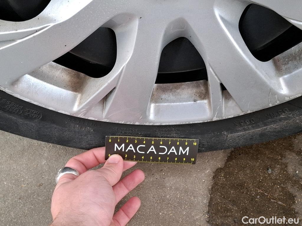  Peugeot  208  Affaire Premium Pack 1.2 PureTech 80CV BVM5 E6 #63