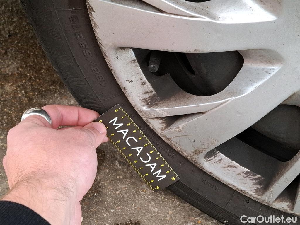  Peugeot  208  Affaire Premium Pack 1.2 PureTech 80CV BVM5 E6 #68