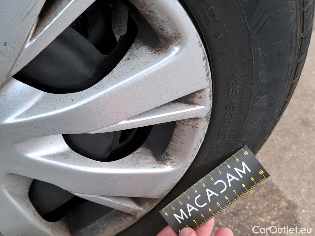  Peugeot  208  Affaire Premium Pack 1.2 PureTech 80CV BVM5 E6 #49