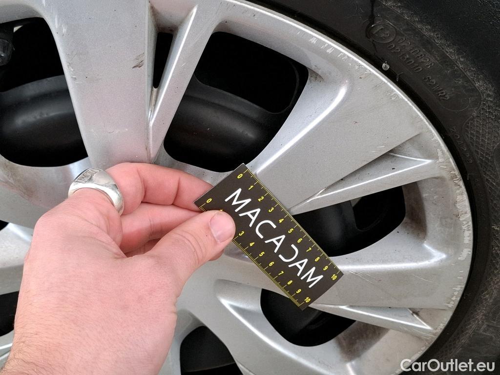  Peugeot  208  Affaire Premium Pack 1.2 PureTech 80CV BVM5 E6 #62