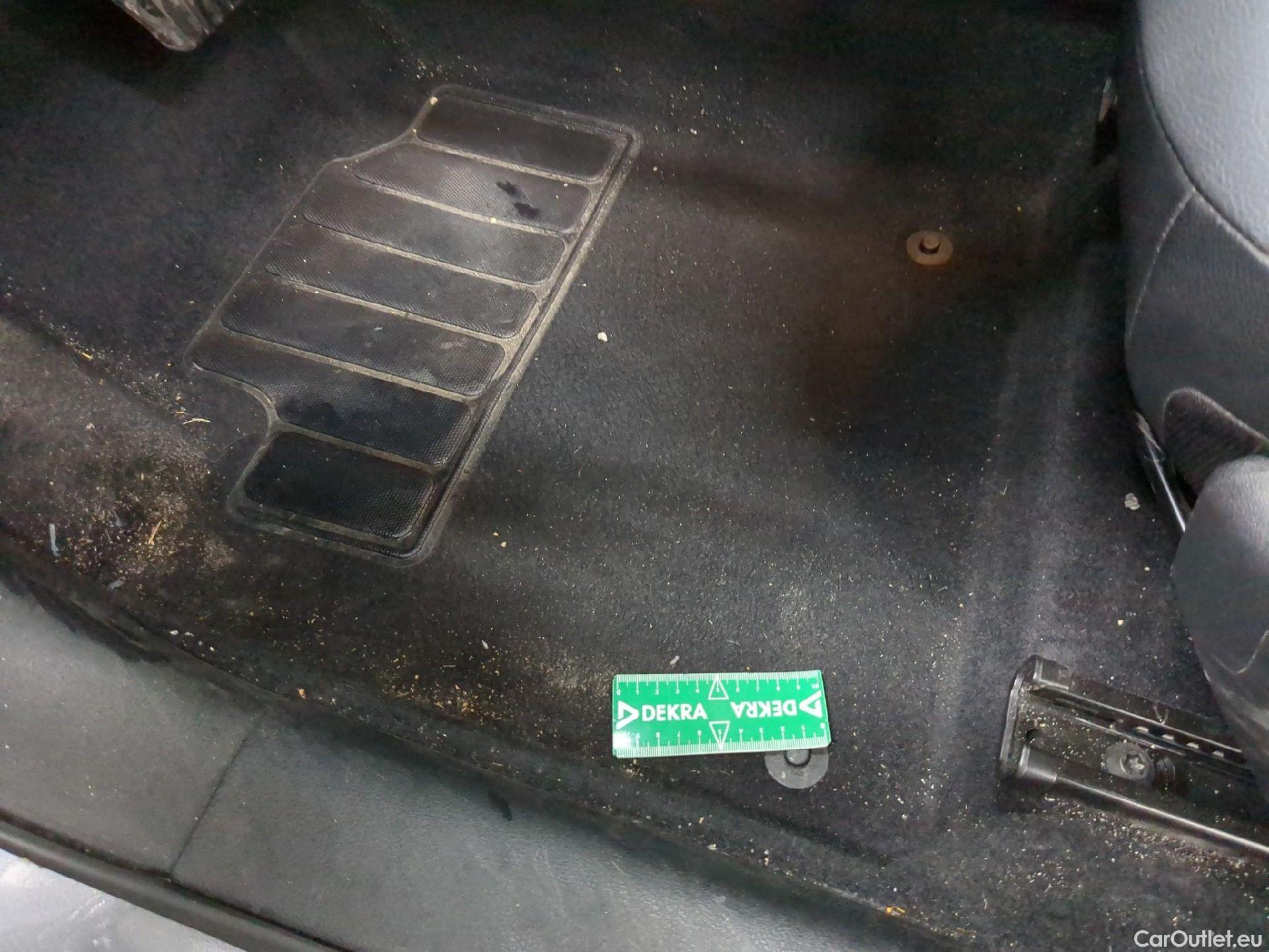  Nissan  Juke NISSAN  / 2019 / 5P / Crossover Hybrid 143 Business + #5