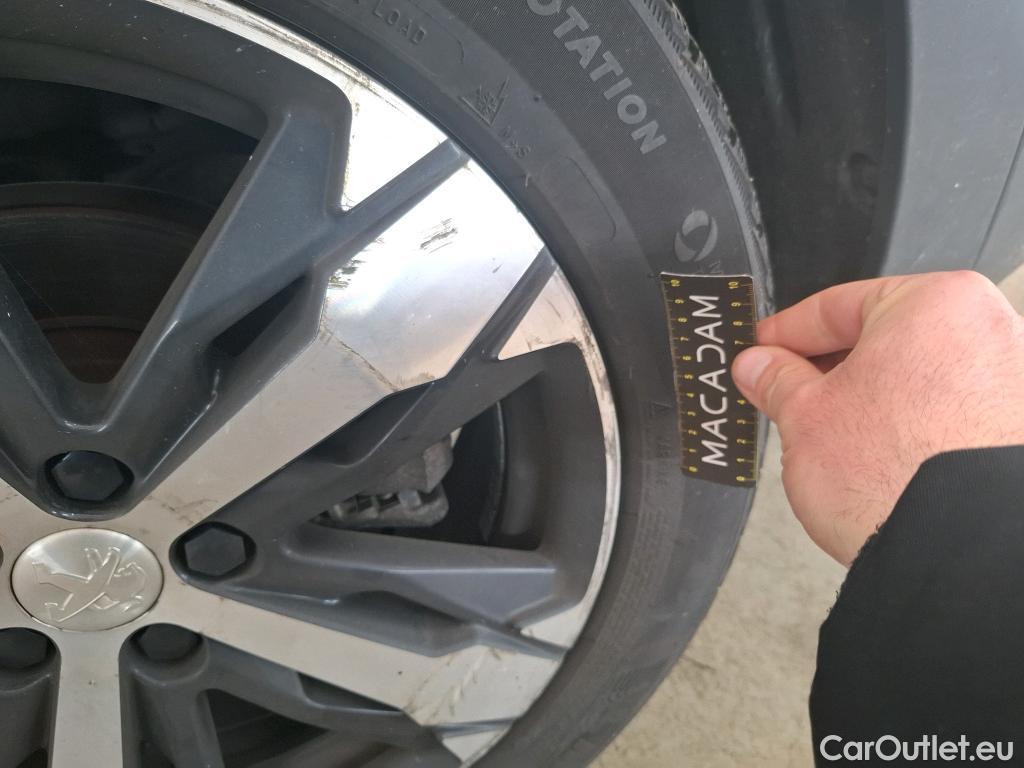  Peugeot  5008  Allure Business 1.2 PureTech 130CV BVA8 E6d #18