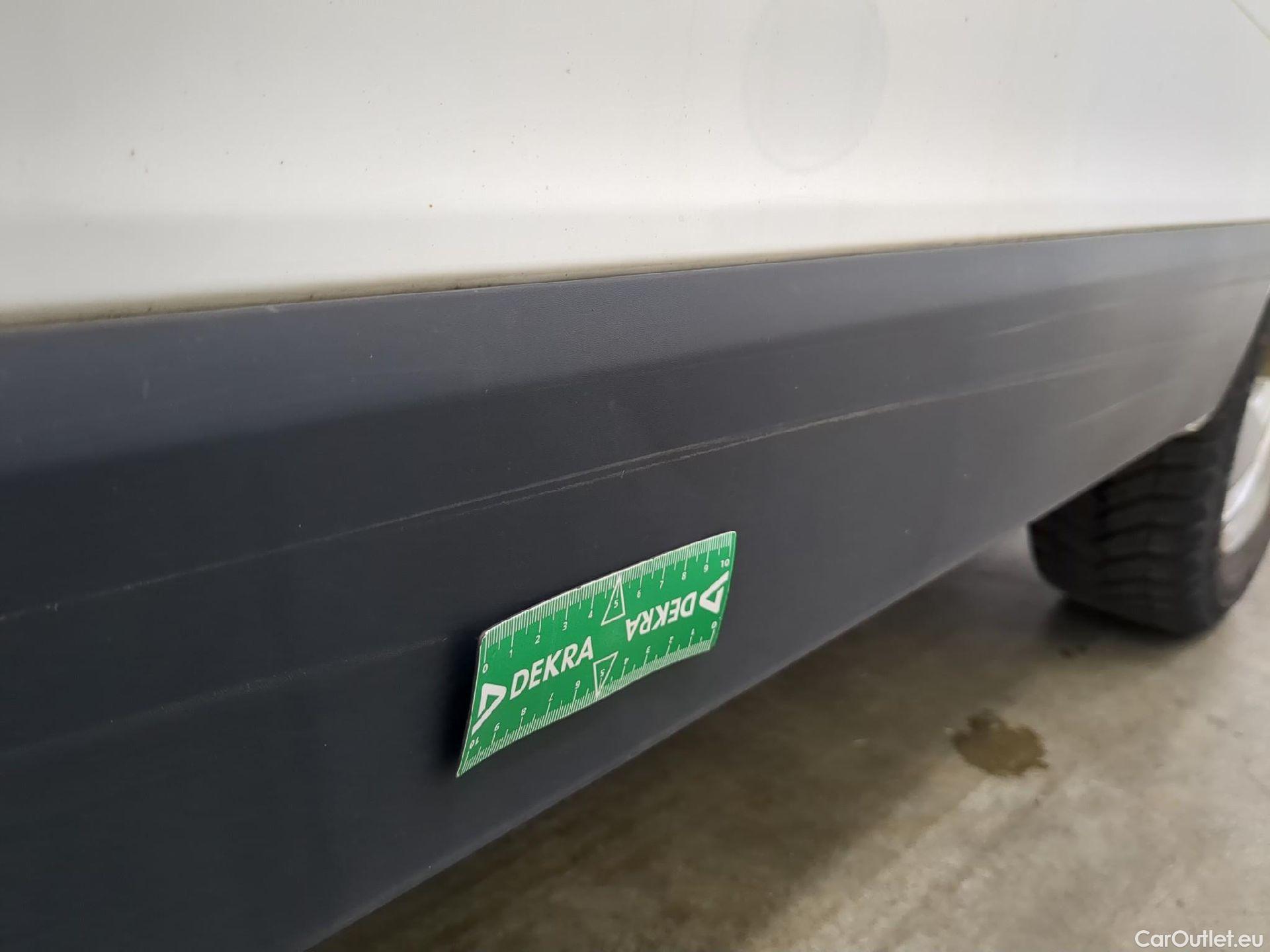  Renault  Trafic RENAULT  / 2019 / 4P / Fourgon tole NV FG GCF L1H1 1200 dCi 120 #57