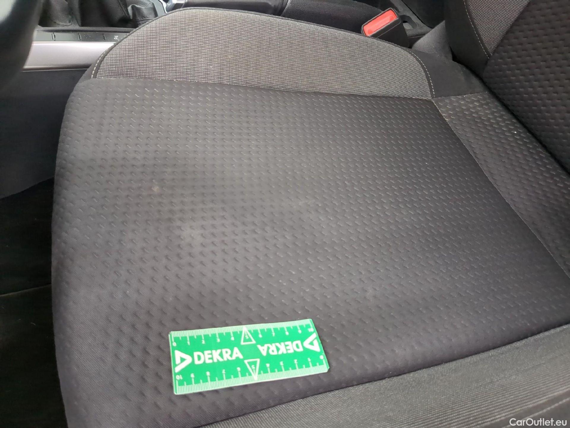  Volkswagen  Polo VOLKSWAGEN  / 2021 / 5P / Berline 1.0 TSI 95 Life Business #4