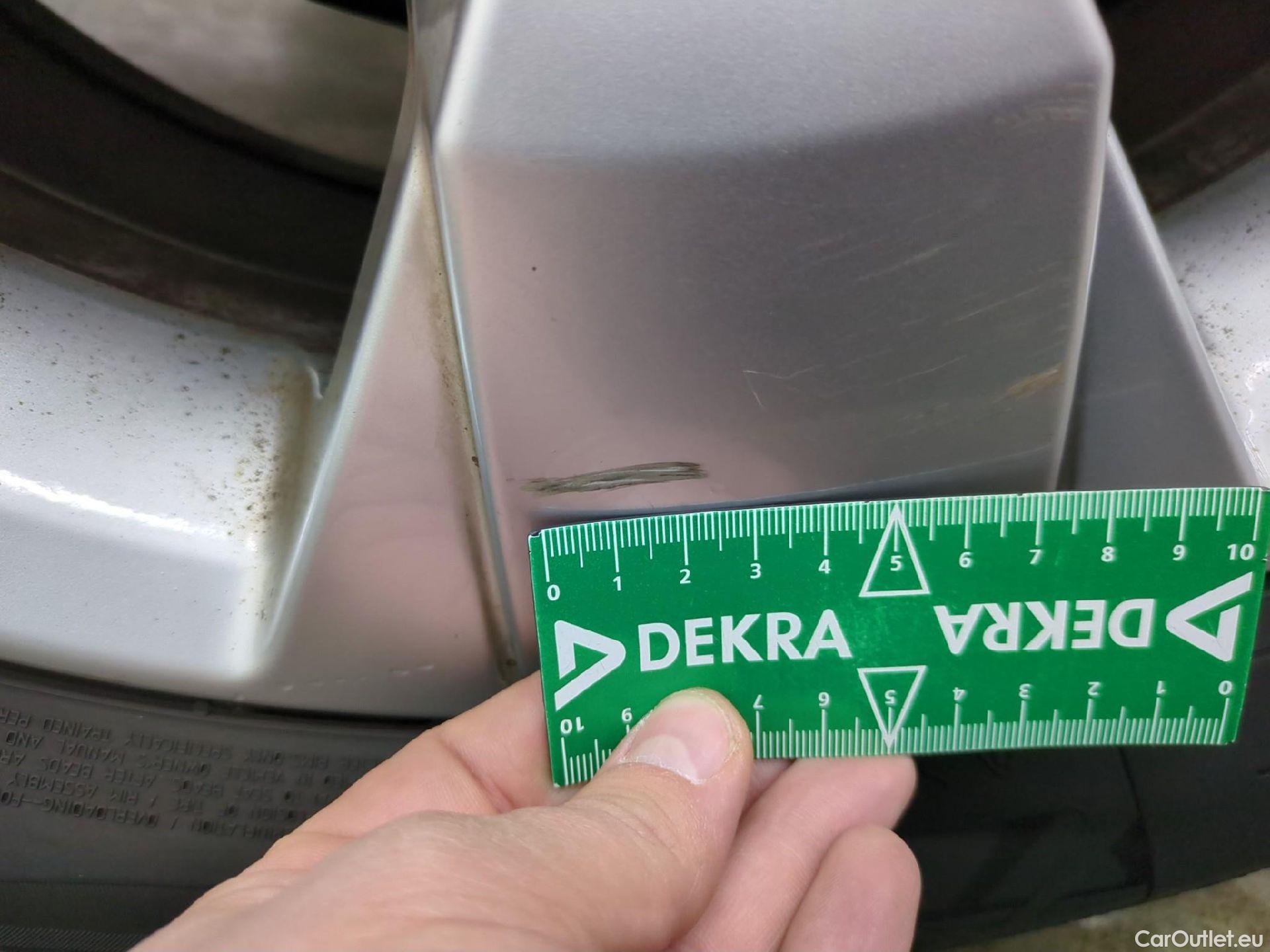  Volvo  XC 40 XC40 Momentum 2WD 1.5 130CV BVA8 E6d #17