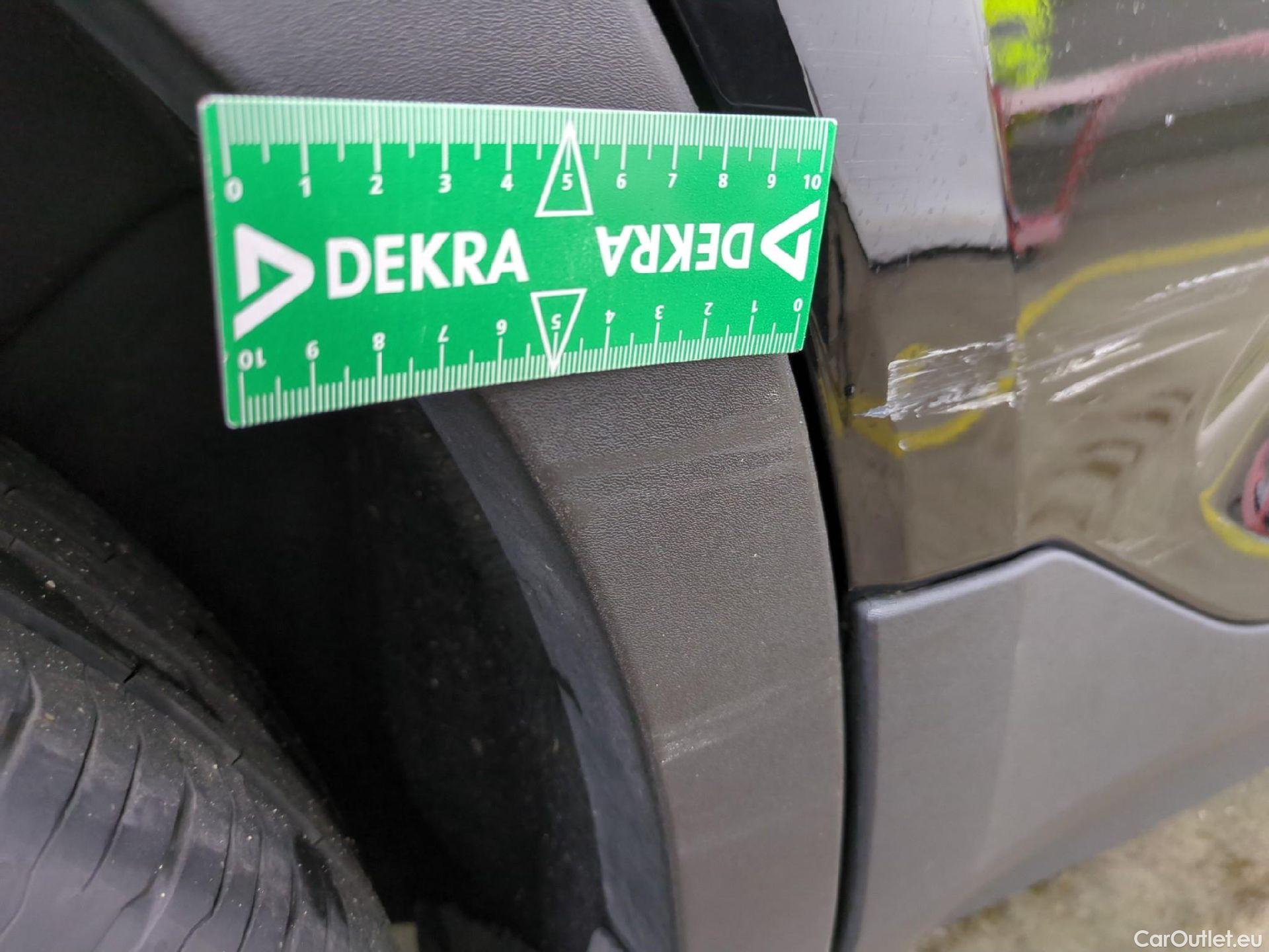  Volvo  XC 40 XC40 Momentum 2WD 1.5 130CV BVA8 E6d #23