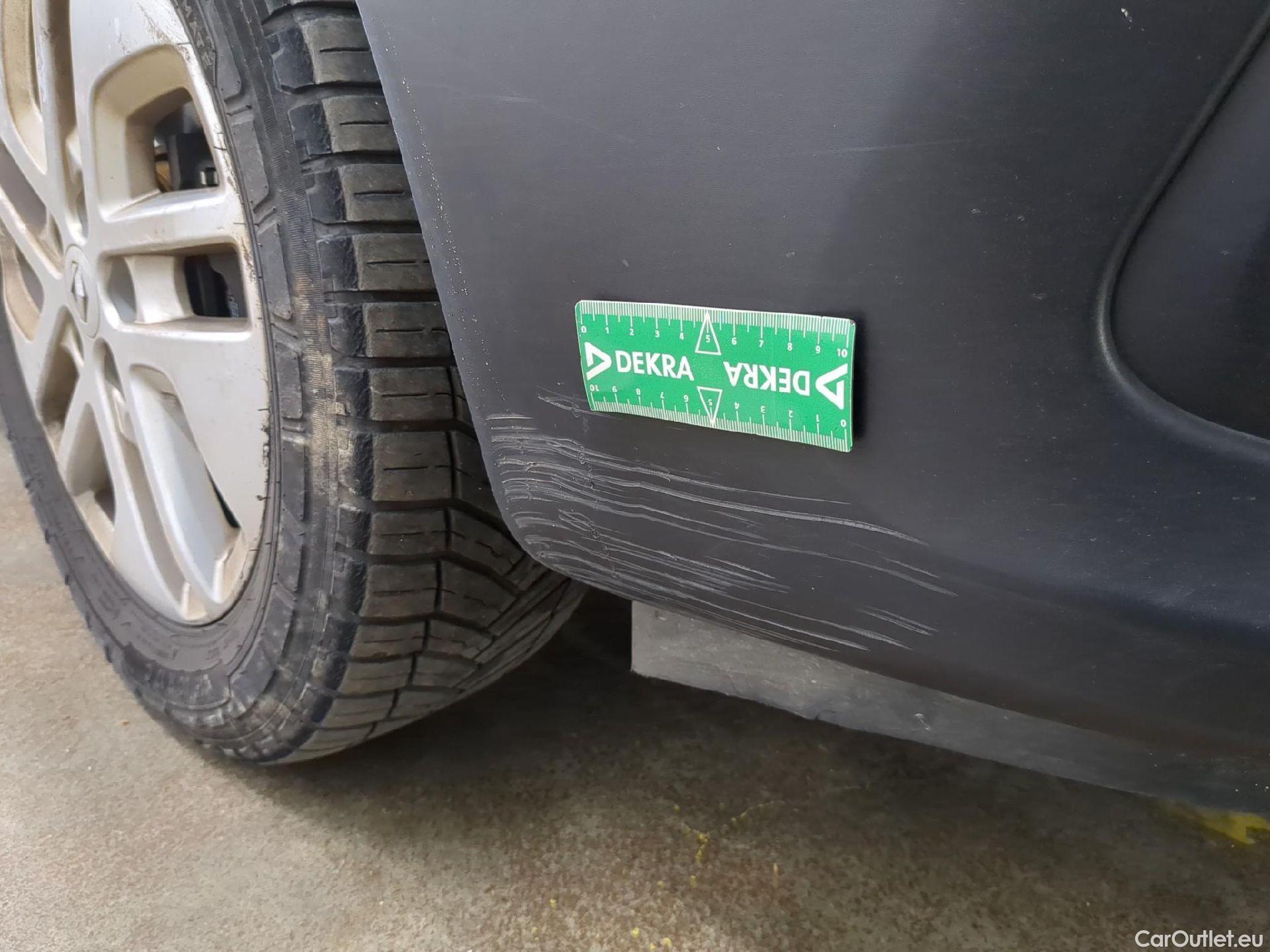  Renault  Trafic RENAULT  / 2019 / 4P / Fourgon tole NV FG GCF L1H1 1200 dCi 120 #44