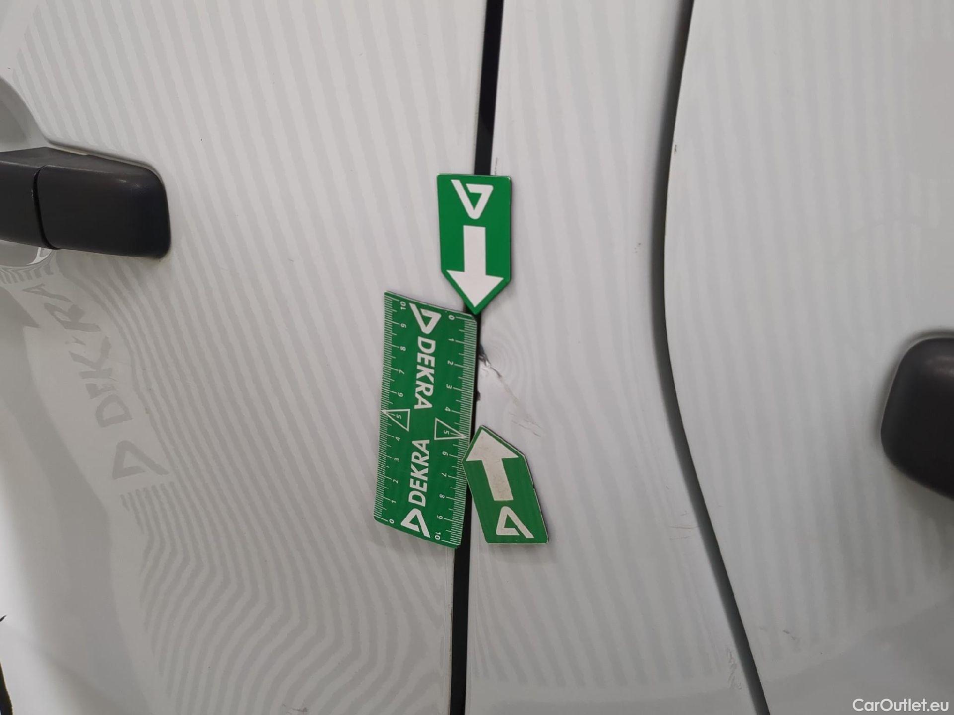  Renault  Trafic RENAULT  / 2019 / 4P / Fourgon tole NV FG GCF L1H1 1200 dCi 120 #40