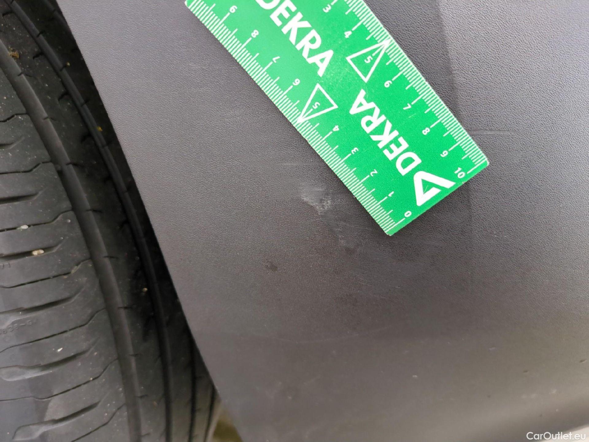  Volvo  XC 40 XC40 Momentum 2WD 1.5 130CV BVA8 E6d #51