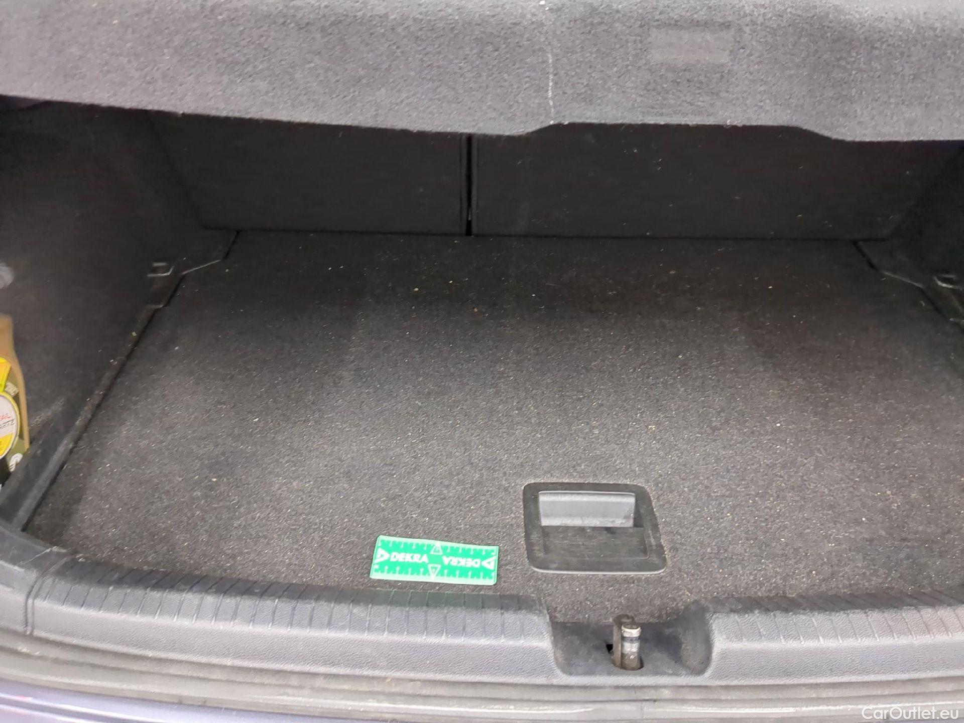  Volkswagen  Polo VOLKSWAGEN  / 2021 / 5P / Berline 1.0 TSI 95 Life Business #1