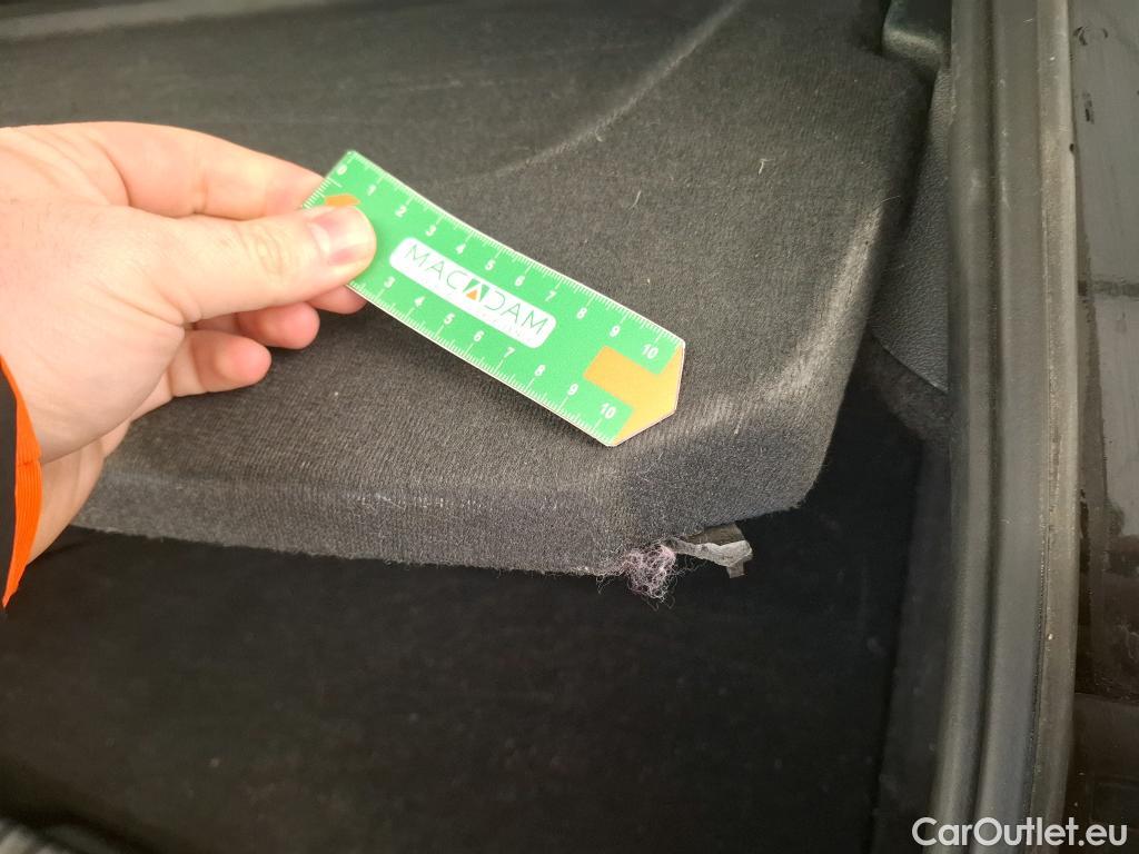  Bmw  Serie 1 BMW Série 1 / 2019 / 5P / Berline 1.5 116I Business Design #4