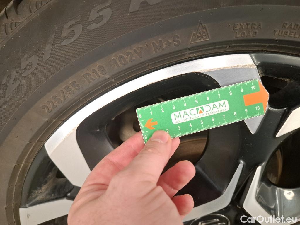  Citroen  C5 CITROEN  Aircross / 2022 / 5P / SUV Hybride rechargeable 225 e-EAT8 Shine #4