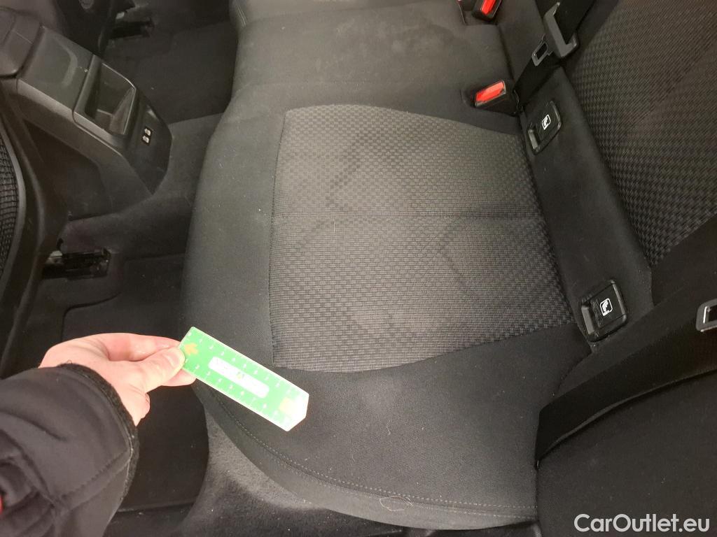  Bmw  Serie 1 BMW Série 1 / 2019 / 5P / Berline 1.5 116I Business Design #28