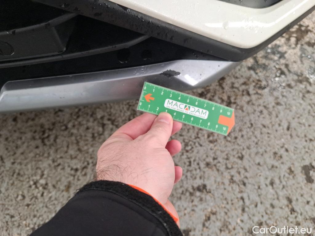  Nissan  Juke NISSAN  / 2019 / 5P / Crossover Hybrid 143 Premiere Edition #2