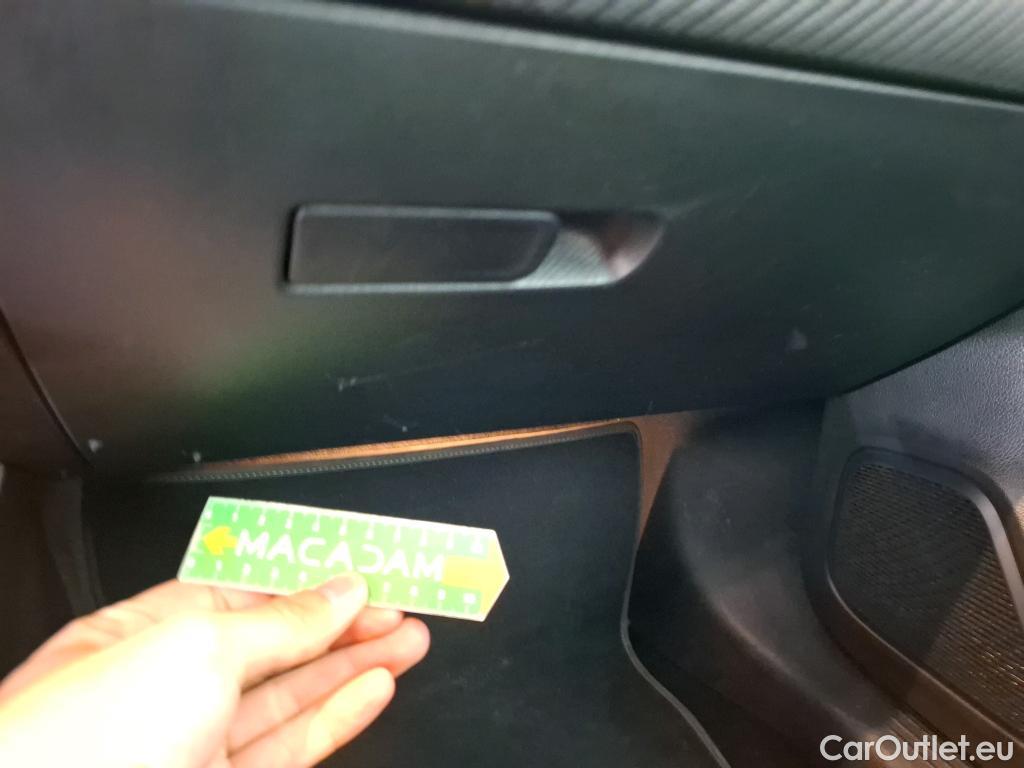  Mercedes  A-Klasse MERCEDES-BENZ Classe A Compact / 2018 / 5P / Berline A 180 d Business Line #14