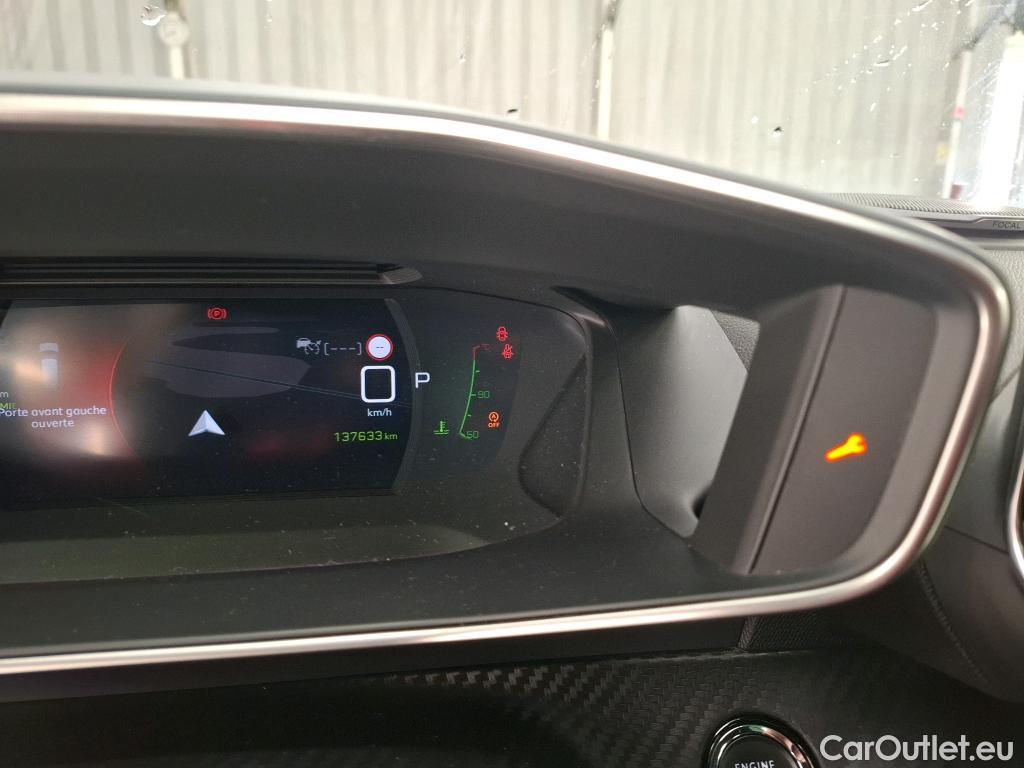  Peugeot  2008 PEUGEOT  / 2019 / 5P / Crossover 1.5 BLUEHDI 130 S&S EAT8 GT Line #32