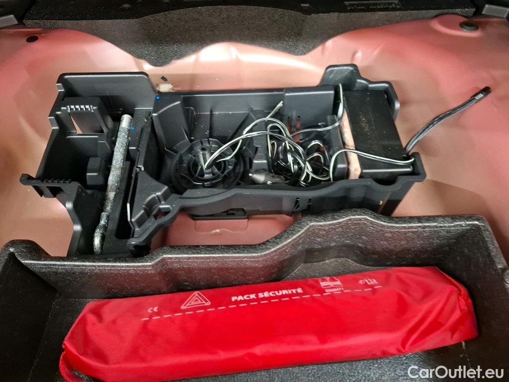  Peugeot  2008  Allure Pack 1.5 HDi 130CV BVA8 E6d #8