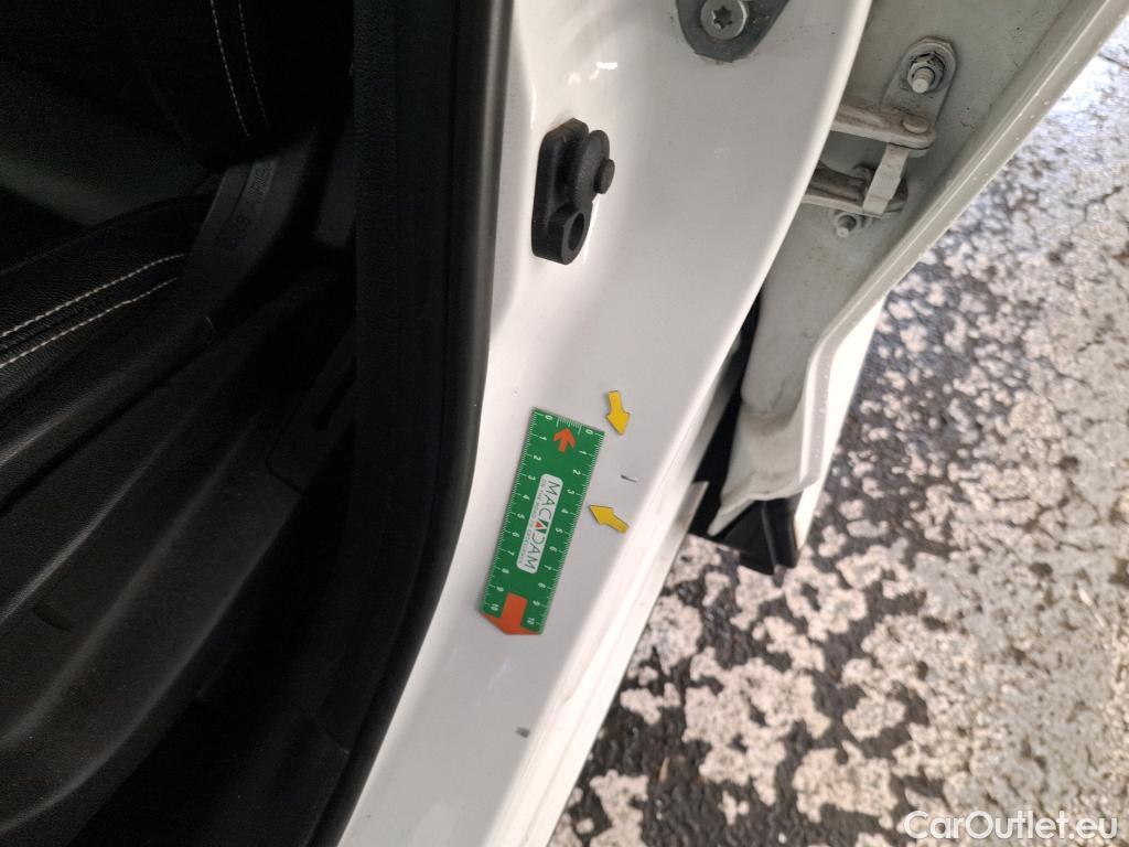  Nissan  Juke NISSAN  / 2019 / 5P / Crossover Hybrid 143 Premiere Edition #8