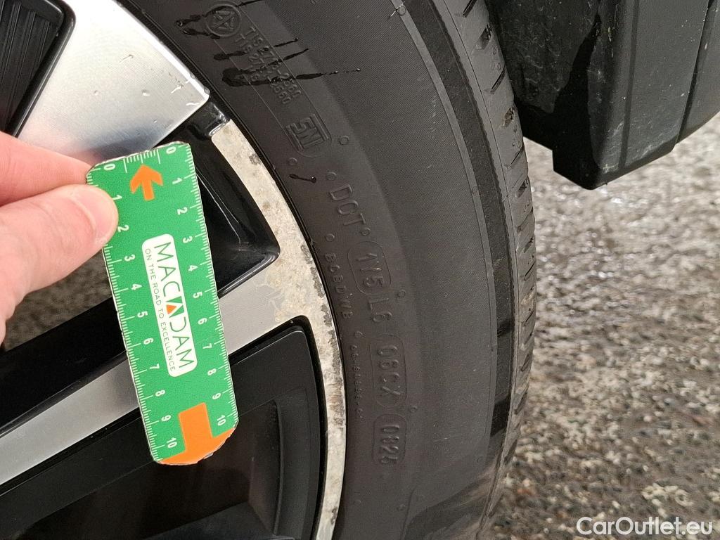  Peugeot  2008 PEUGEOT  / 2019 / 5P / Crossover 1.5 BLUEHDI 130 S&S EAT8 GT Line #22