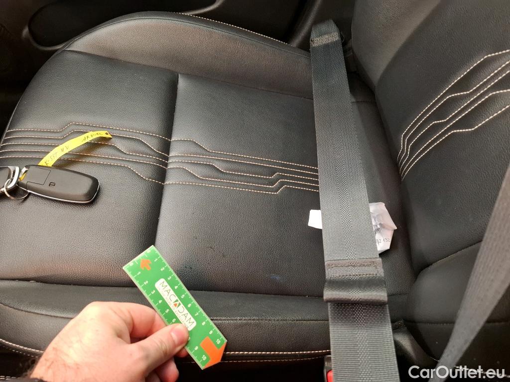  Nissan  Juke NISSAN  / 2019 / 5P / Crossover Hybrid 143 Premiere Edition #18