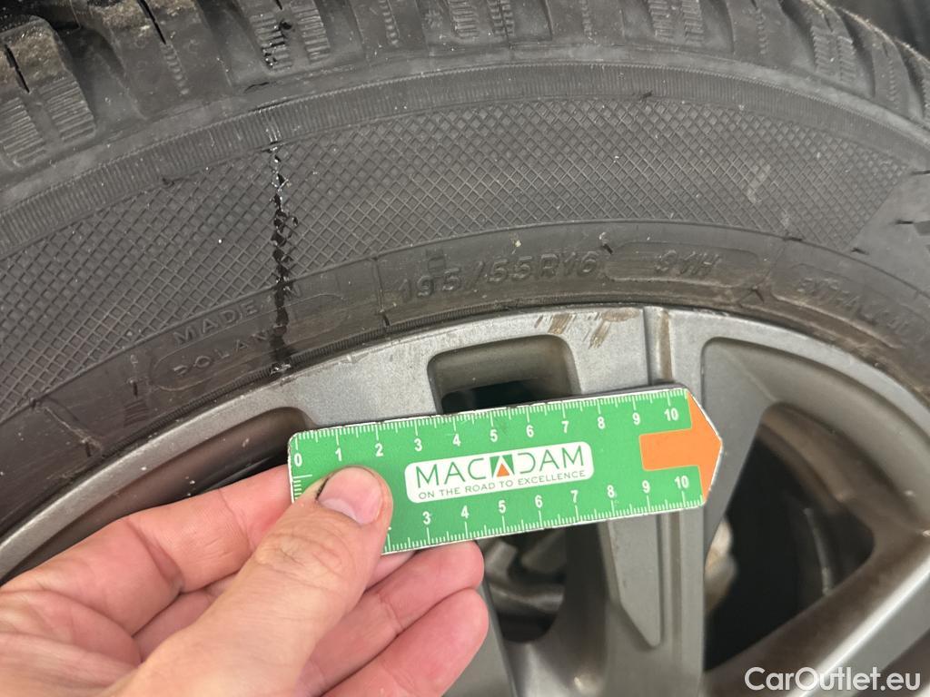  Peugeot  208  Active Pack 1.5 HDi 100CV BVM6 E6d #13