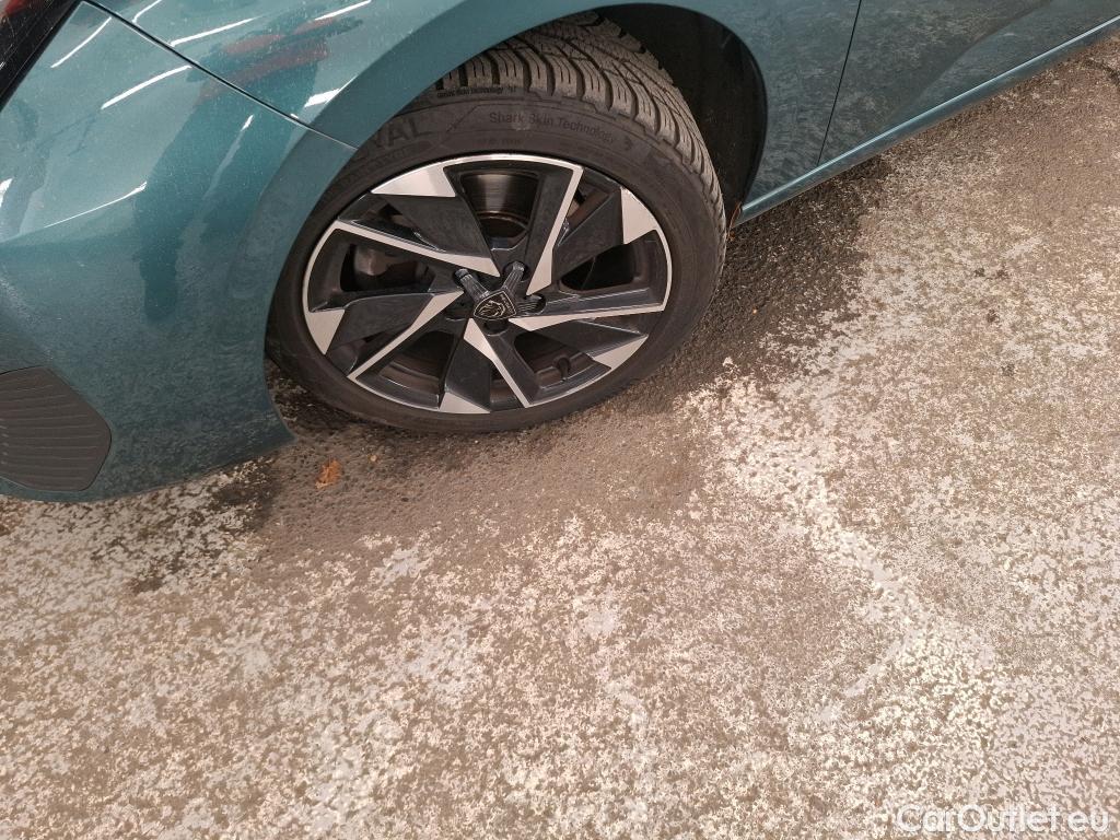  Peugeot  308 PEUGEOT  SW / 2021 / 5P / Break BlueHDi 130 EAT8 ALLURE PACK #24