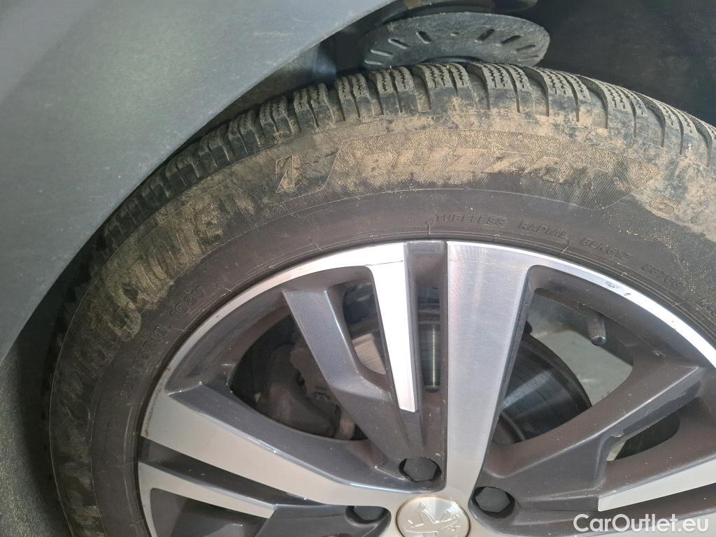  Peugeot  5008  Allure 1.5 HDi 130CV BVA8 7 Sieges E6d #52