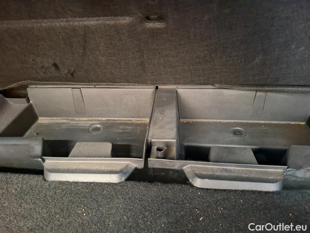  Peugeot  308 PEUGEOT  SW / 2021 / 5P / Break BlueHDi 130 EAT8 ALLURE PACK #36