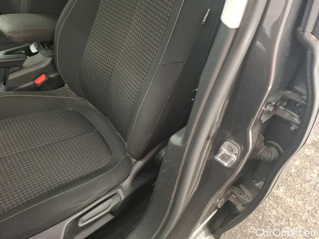  Peugeot  308 PEUGEOT  SW / 2017 / 5P / Break Puretech 110 S&S Active Business #8