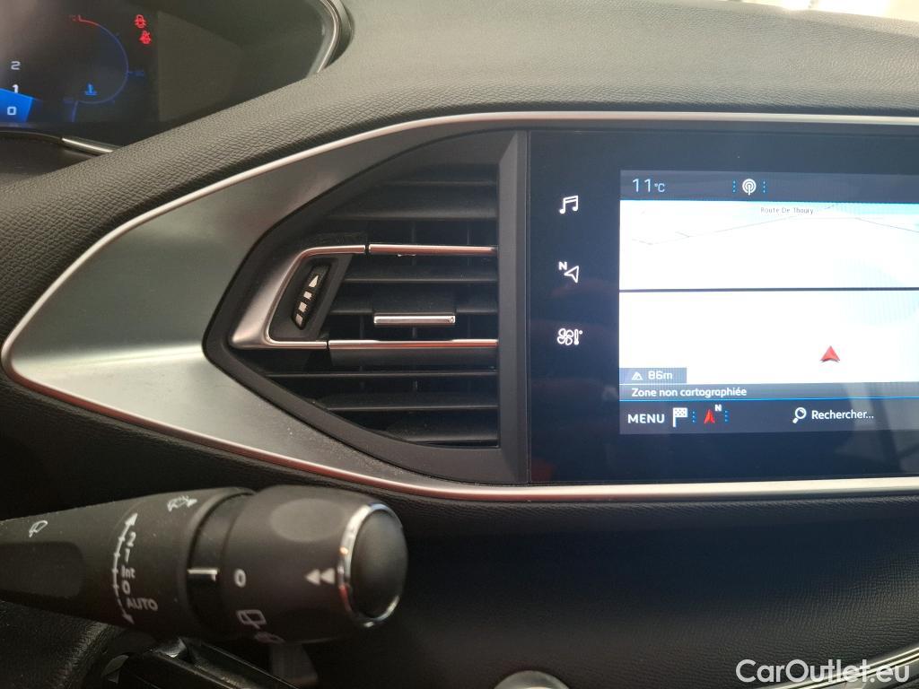  Peugeot  308 PEUGEOT  SW / 2017 / 5P / Break Puretech 110 S&S Active Business #6