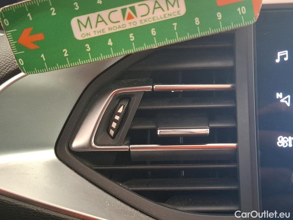  Peugeot  308 PEUGEOT  SW / 2017 / 5P / Break Puretech 110 S&S Active Business #7