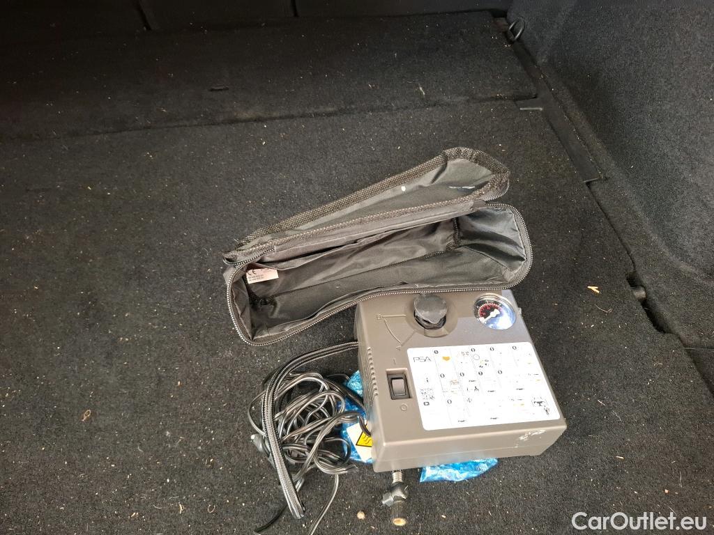  Peugeot  308 PEUGEOT  SW / 2021 / 5P / Break BlueHDi 130 EAT8 ALLURE PACK #34