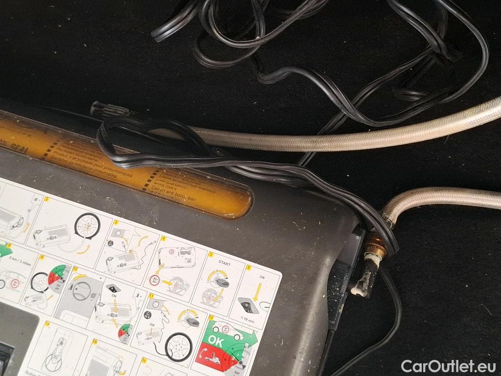  Peugeot  308 PEUGEOT  SW / 2017 / 5P / Break Puretech 110 S&S Active Business #18