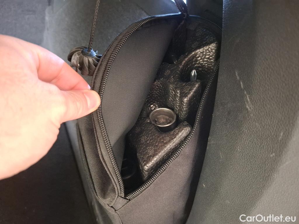  Volkswagen  Tiguan VOLKSWAGEN  / 2020 / 5P / SUV 2.0 TDI 150 DSG7 Elegance #4