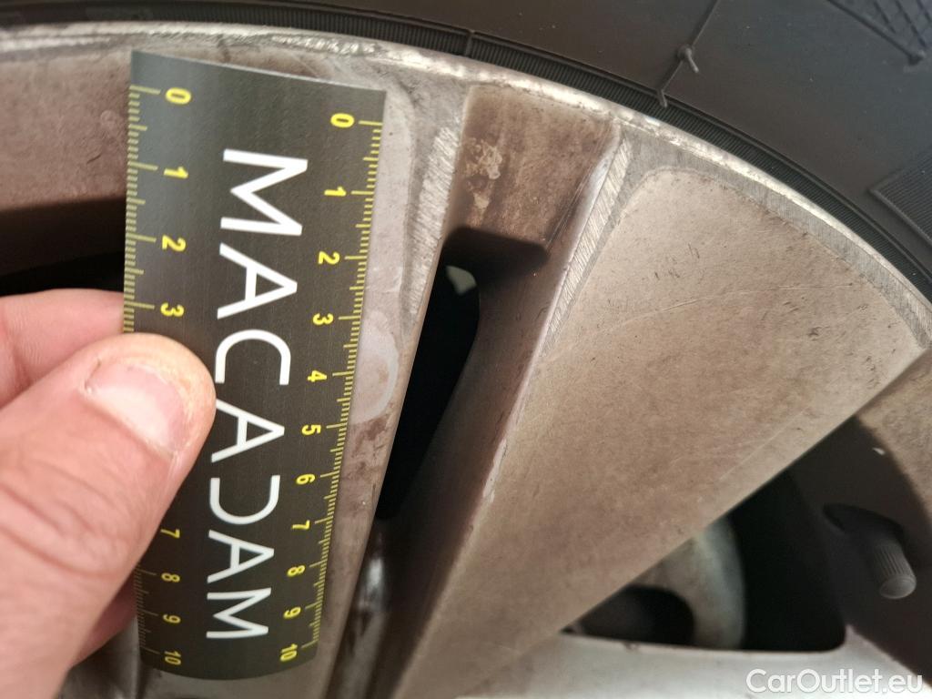  Volkswagen  Golf  VOLKSWAGEN / 2020 / 5P / Berline 2.0 TDI SCR 115 BVM6 Life Busi #4