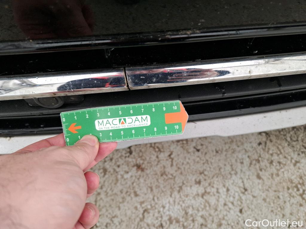  Volkswagen  Tiguan VOLKSWAGEN  / 2020 / 5P / SUV 2.0 TDI 150 DSG7 Elegance #2