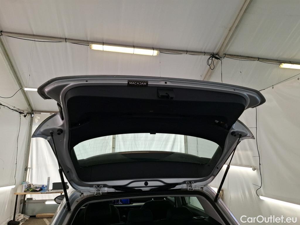  Volkswagen  Golf  VOLKSWAGEN / 2020 / 5P / Berline 2.0 TDI SCR 115 BVM6 Life Busi #18