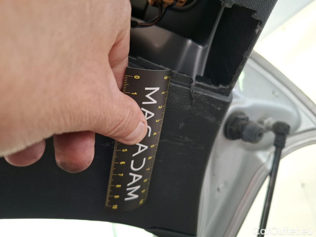  Volkswagen  Golf  VOLKSWAGEN / 2020 / 5P / Berline 2.0 TDI SCR 115 BVM6 Life Busi #21