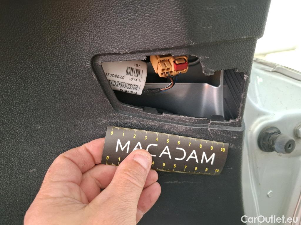  Volkswagen  Golf  VOLKSWAGEN / 2020 / 5P / Berline 2.0 TDI SCR 115 BVM6 Life Busi #25