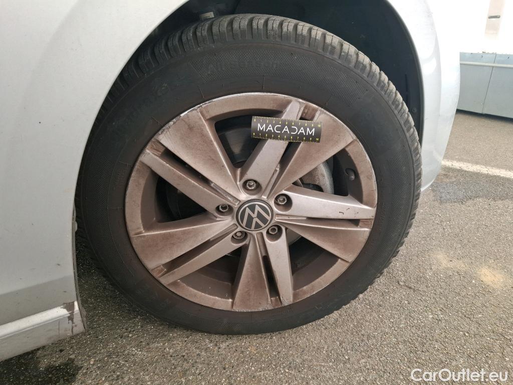  Volkswagen  Golf  VOLKSWAGEN / 2020 / 5P / Berline 2.0 TDI SCR 115 BVM6 Life Busi #1