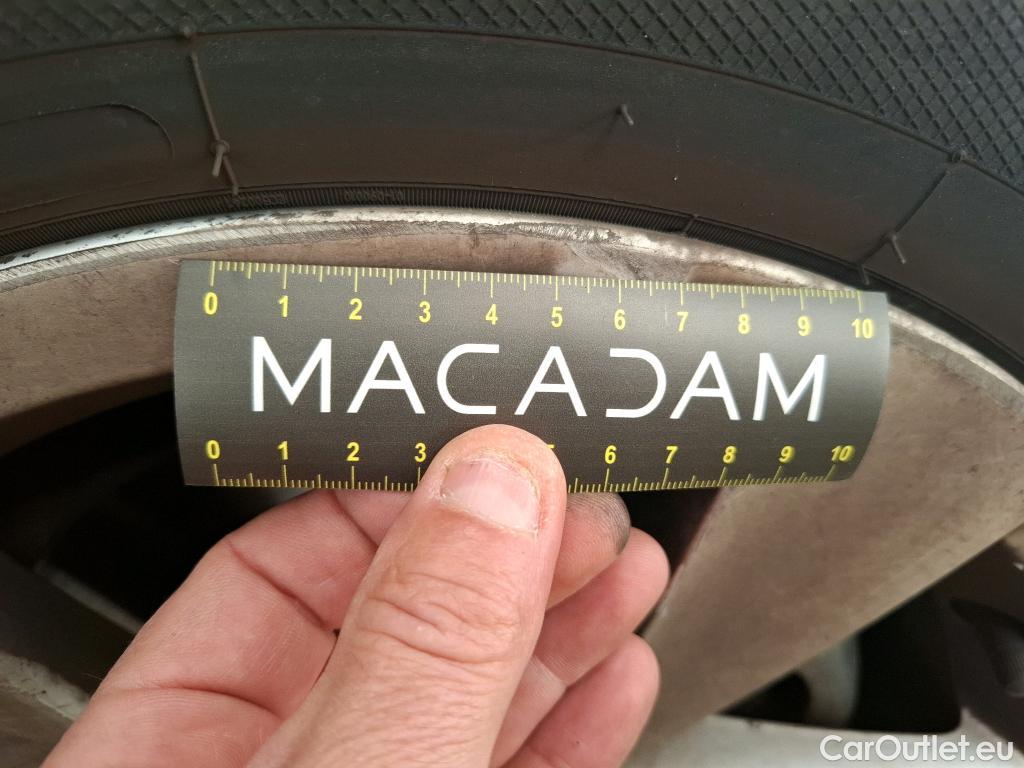  Volkswagen  Golf  VOLKSWAGEN / 2020 / 5P / Berline 2.0 TDI SCR 115 BVM6 Life Busi #3